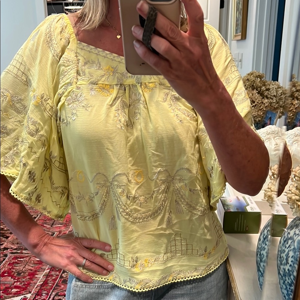 Hale Bob yellow flutter sleeve top with metallic gold embroidery. Small